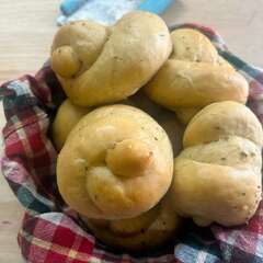 Garlic & Herb Knots