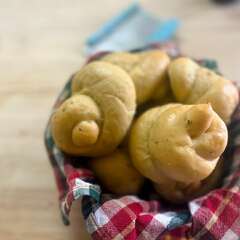 Garlic & Herb Knots