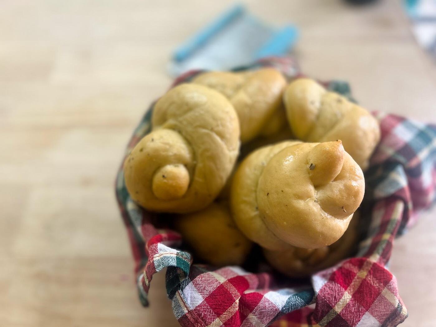 Garlic & Herb Knots
