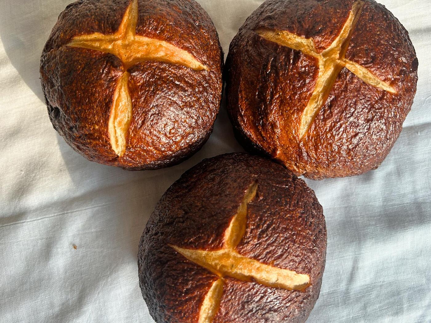Bavarian Pretzel Buns