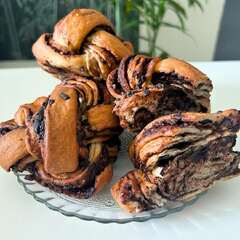Chocolate Babka Buns